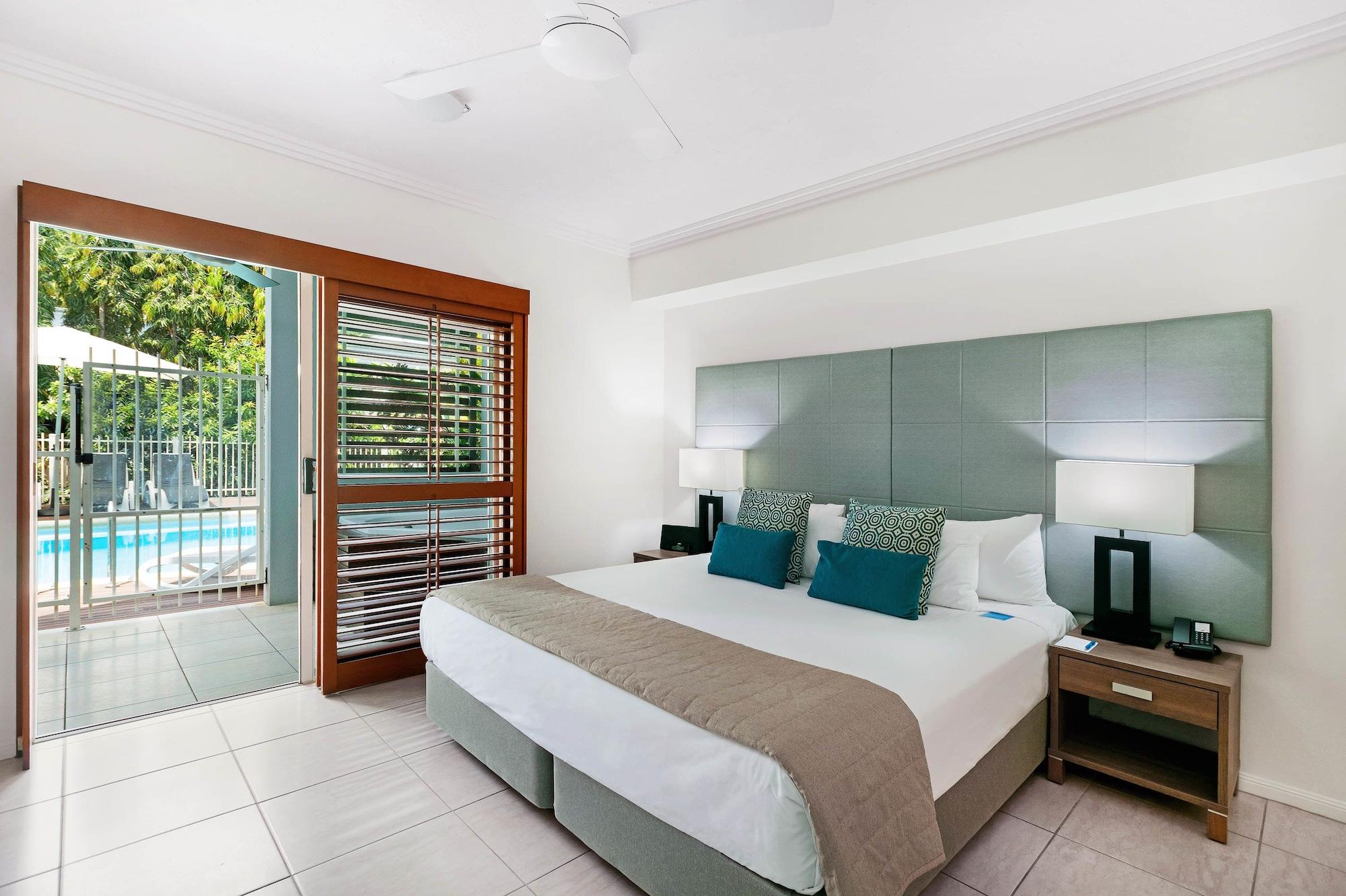 Aparthotel Mantra Aqueous On Port Port Douglas Exterior foto
