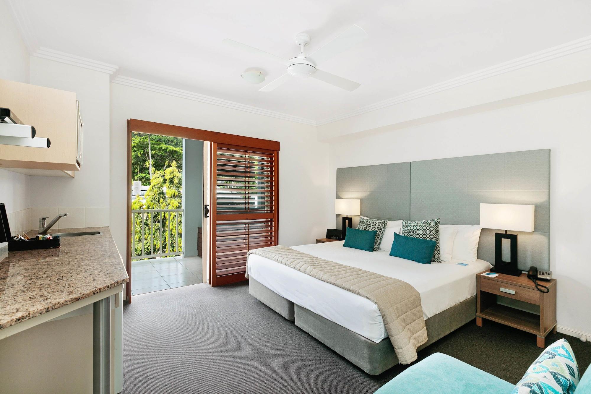 Aparthotel Mantra Aqueous On Port Port Douglas Exterior foto
