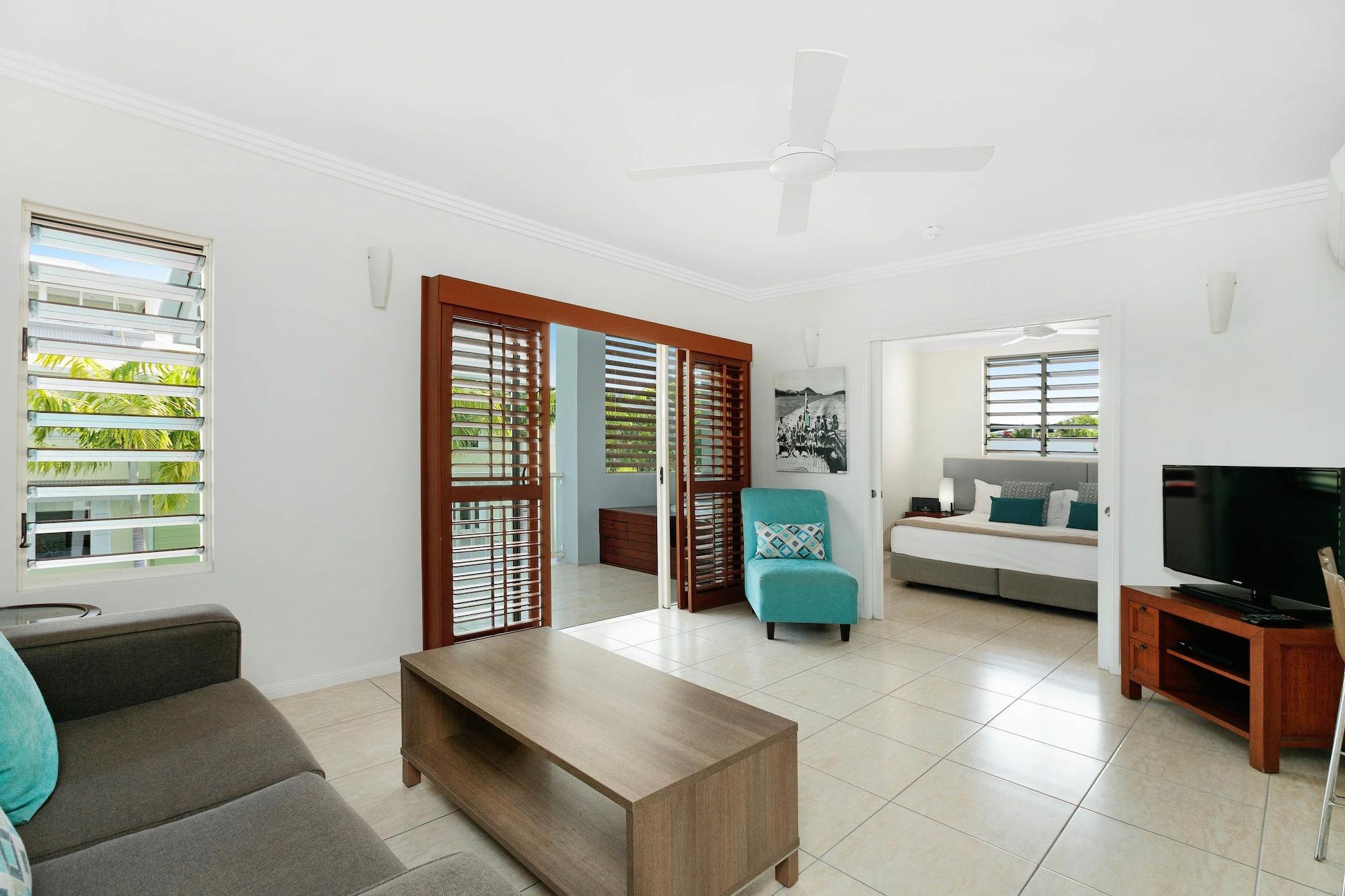 Aparthotel Mantra Aqueous On Port Port Douglas Exterior foto