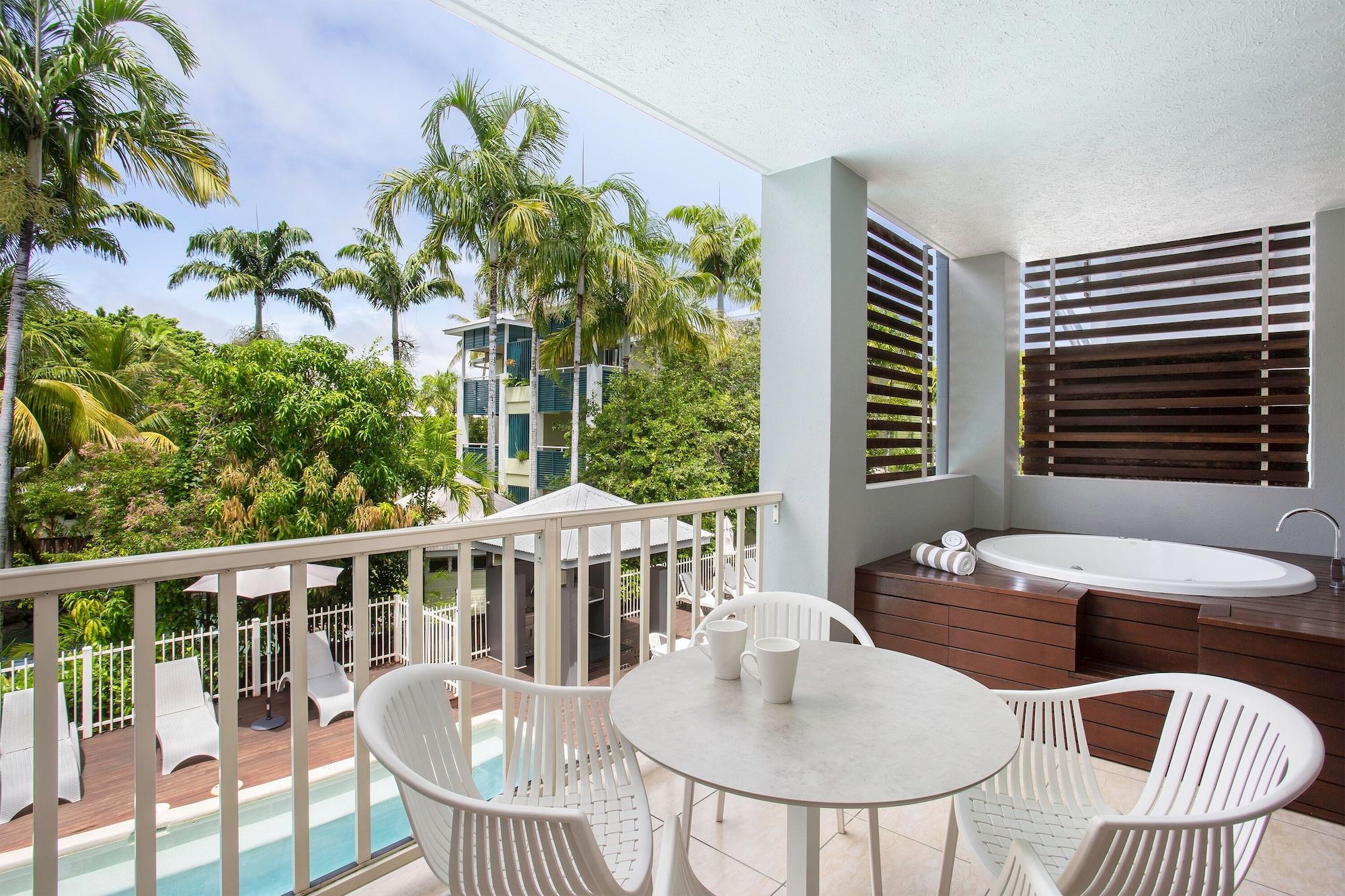 Aparthotel Mantra Aqueous On Port Port Douglas Exterior foto
