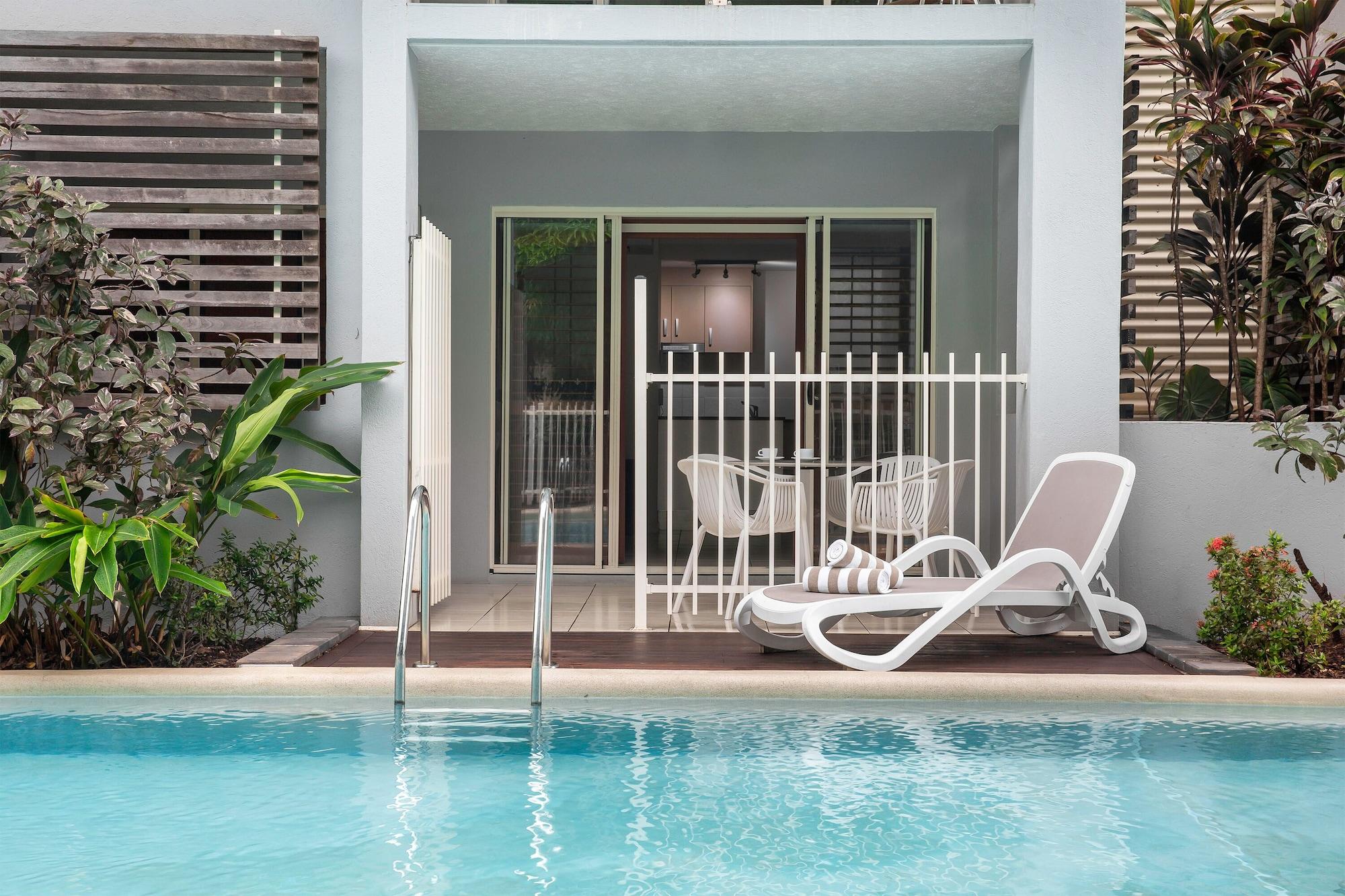 Aparthotel Mantra Aqueous On Port Port Douglas Exterior foto
