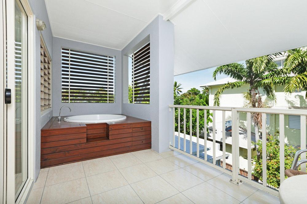 Aparthotel Mantra Aqueous On Port Port Douglas Exterior foto