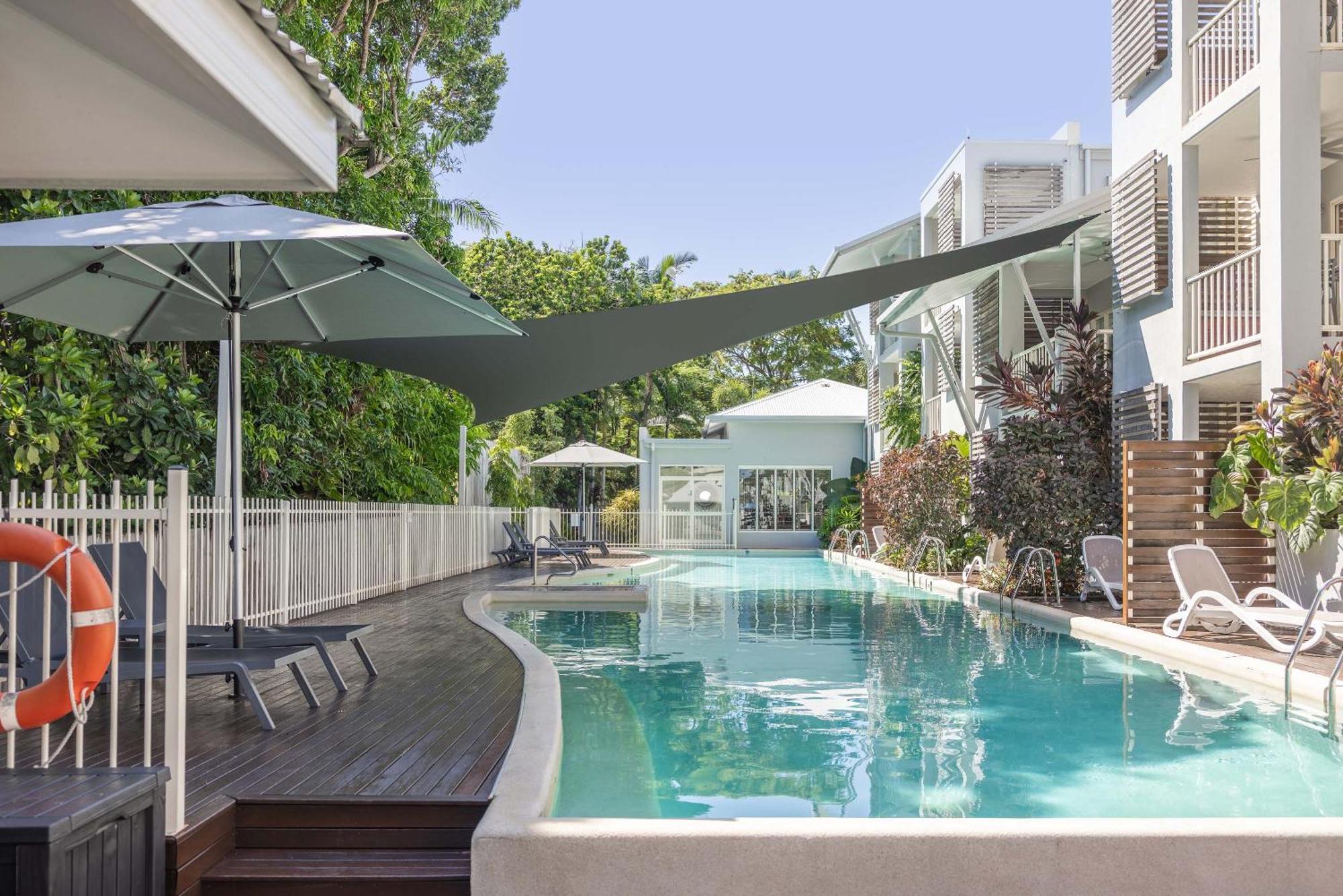 Aparthotel Mantra Aqueous On Port Port Douglas Exterior foto
