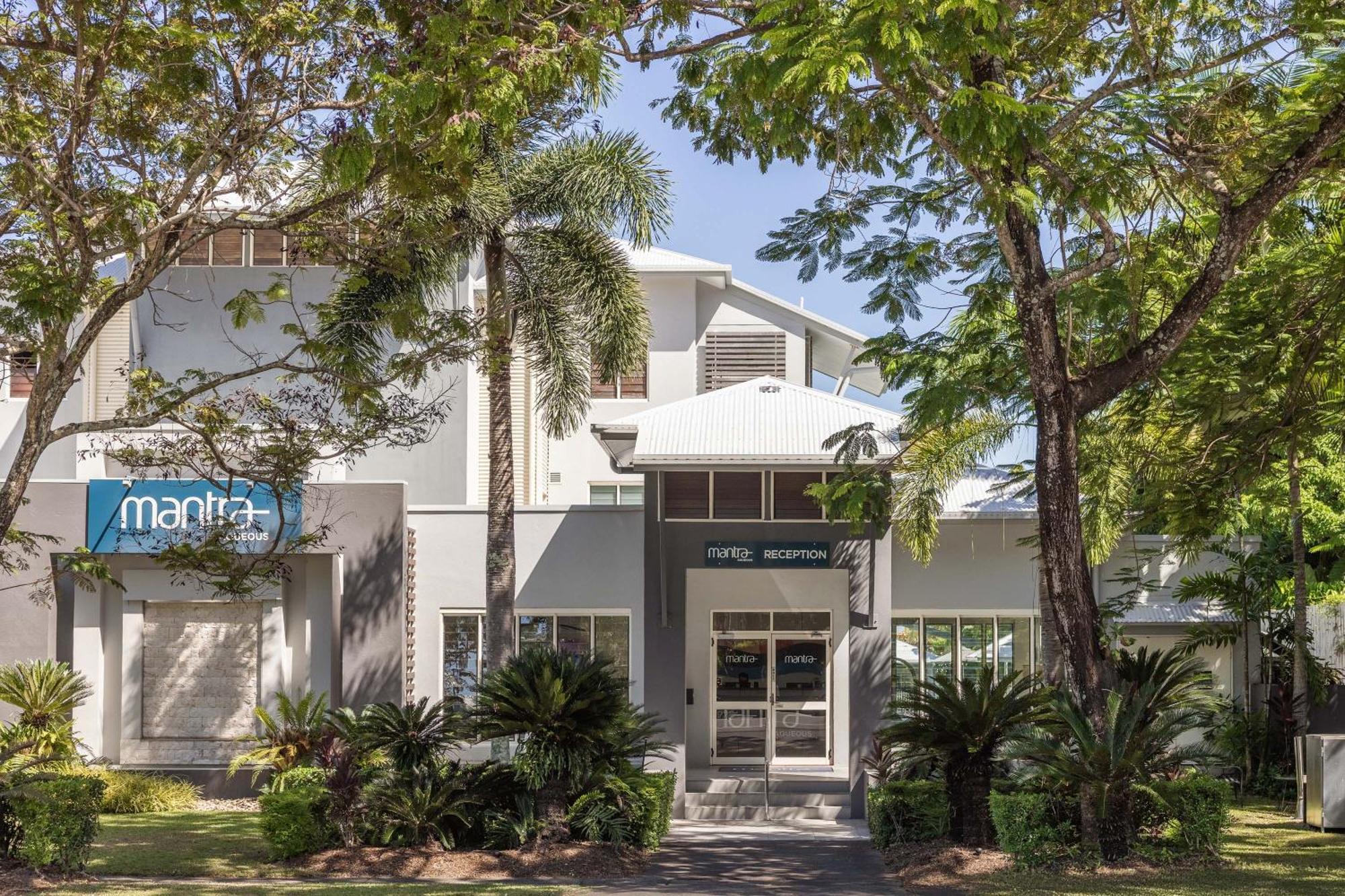 Aparthotel Mantra Aqueous On Port Port Douglas Exterior foto