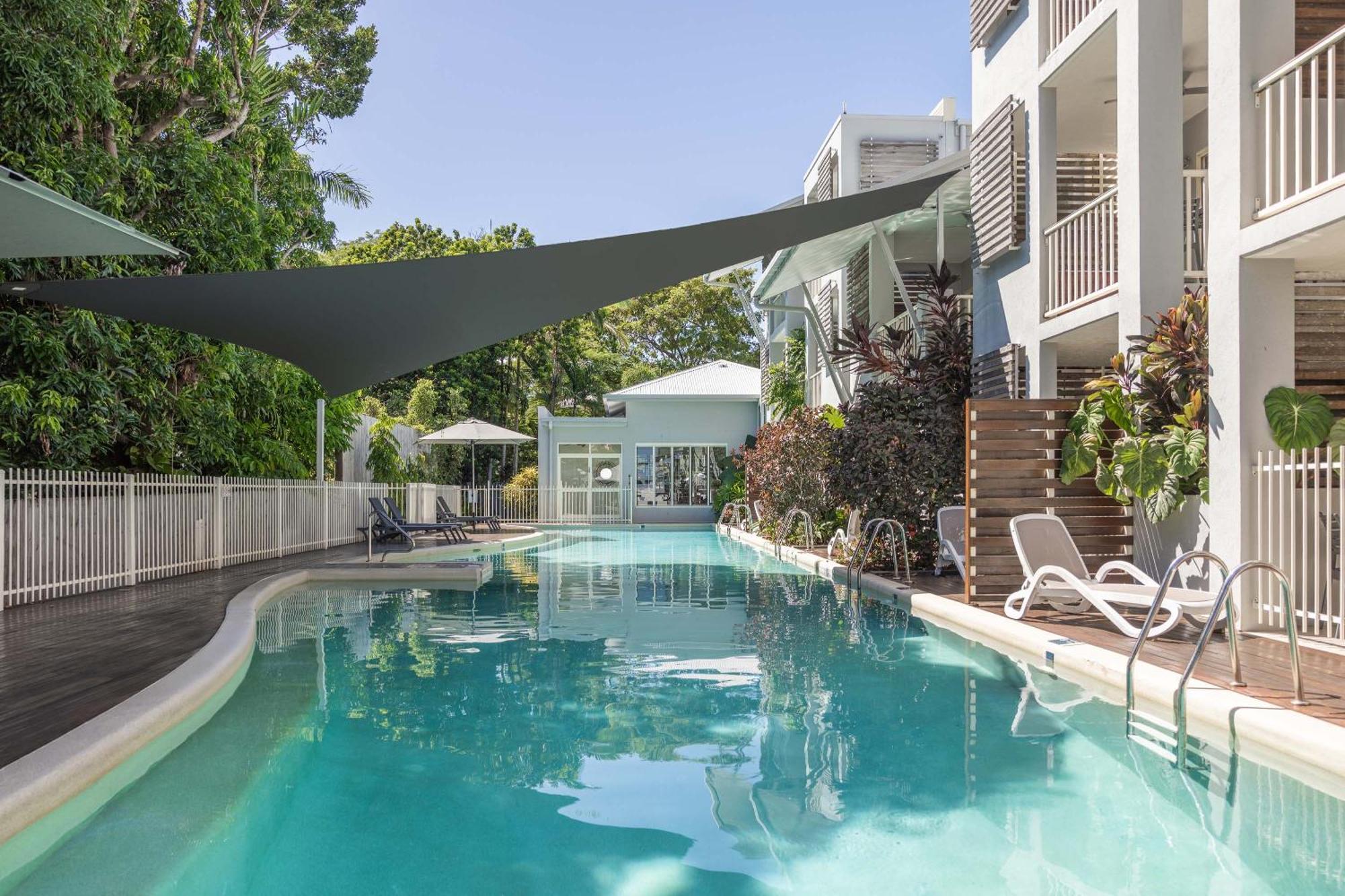 Aparthotel Mantra Aqueous On Port Port Douglas Exterior foto