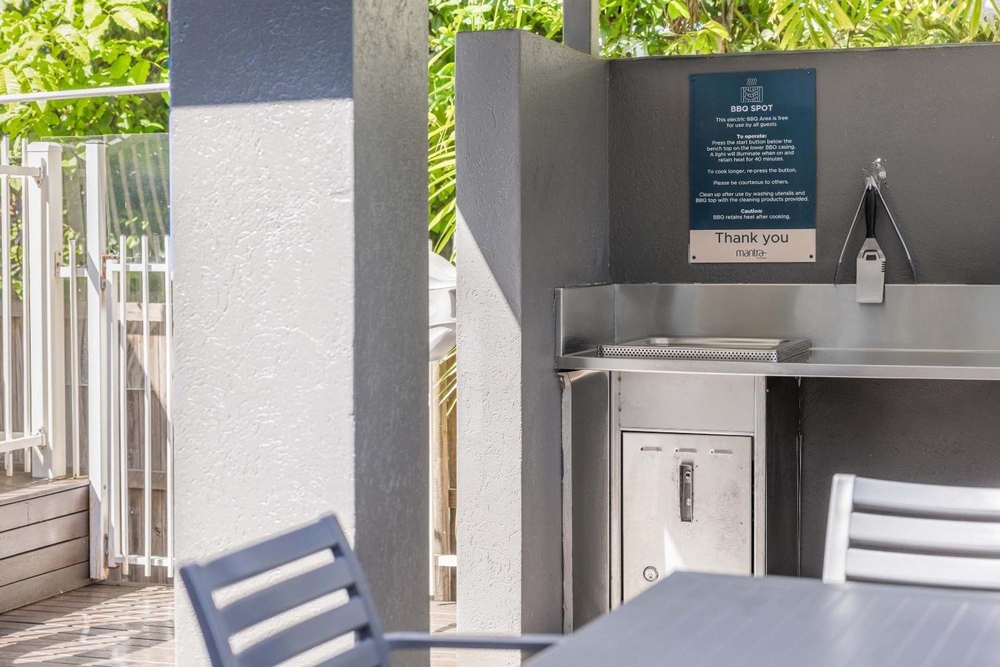 Aparthotel Mantra Aqueous On Port Port Douglas Exterior foto