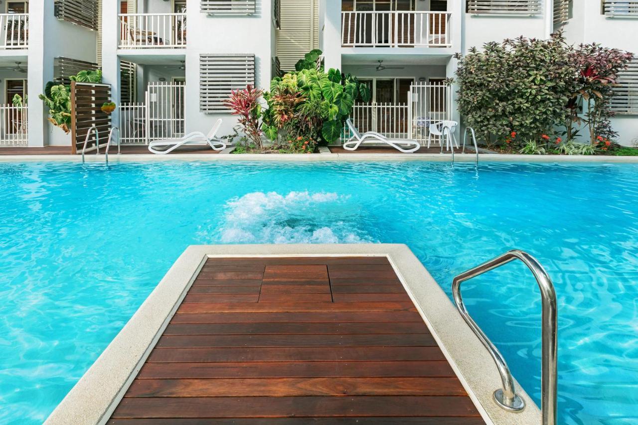 Aparthotel Mantra Aqueous On Port Port Douglas Exterior foto